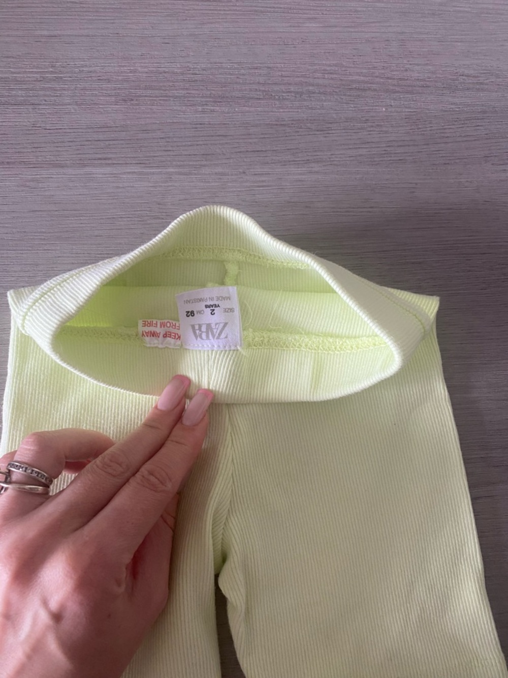 Zara Pale Lemon Ribbed Shorts - Picture 5 of 6